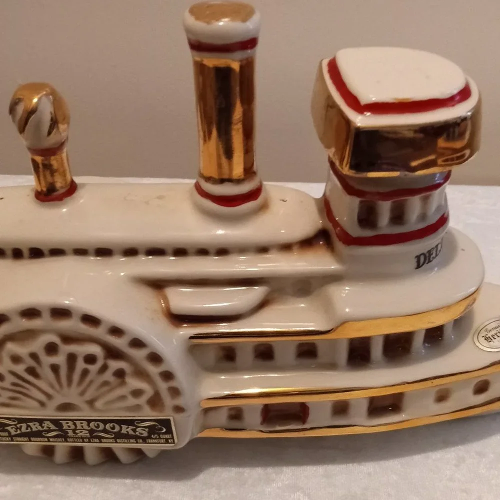 Collectible Ezra Brooks Delta Belle Genuine Hertiage 1969 China